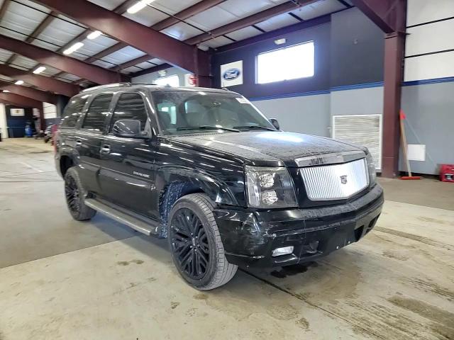 2004 Cadillac Escalade - Image 12