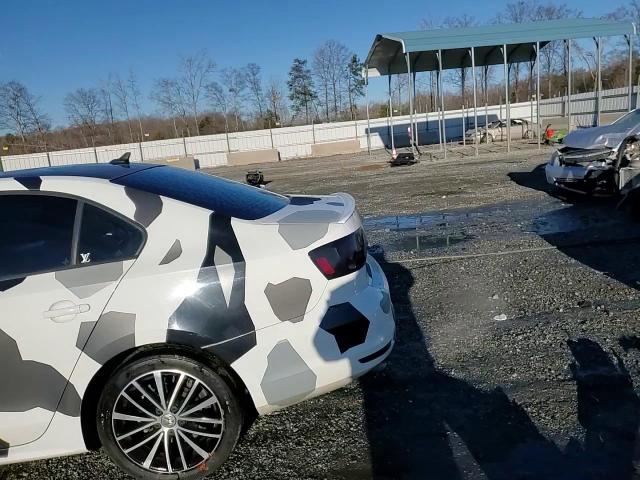 2016 Volkswagen Jetta - Image 13
