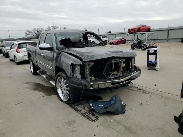 2009 Chevrolet Silverado - Image 11