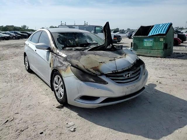 2012 Hyundai Sonata - Image 11