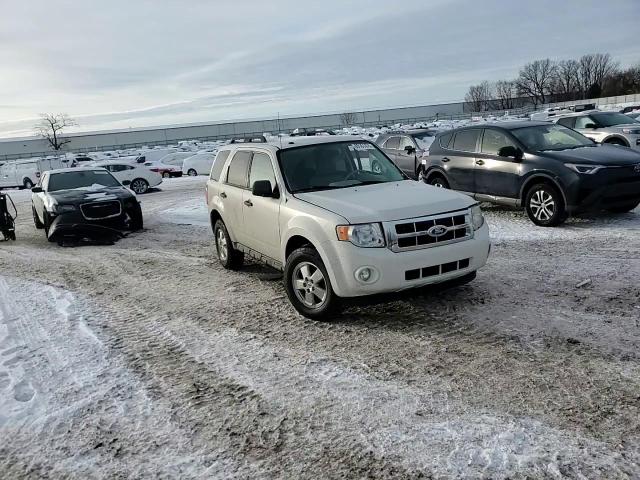 2010 Ford Escape - Image 12