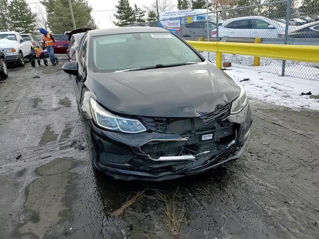 2017 Chevrolet Cruze - Image 10