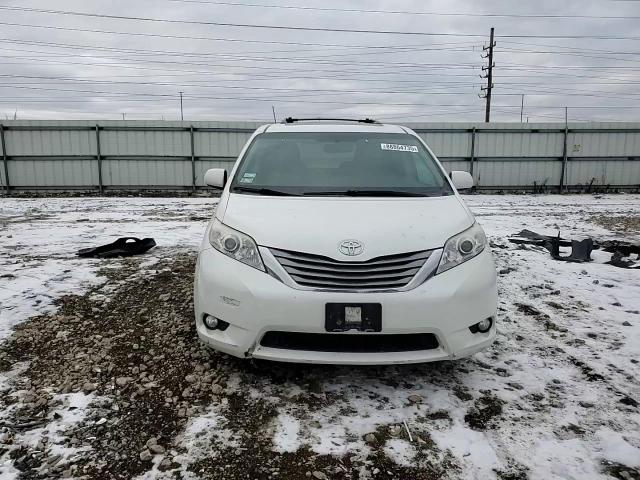2015 Toyota Sienna - Image 12