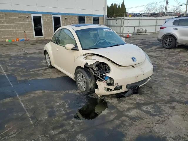 2010 Volkswagen Beetle - Image 10