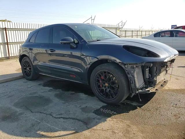 2021 Porsche Macan - Image 11