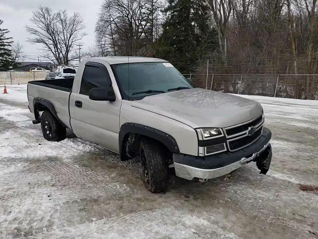 2007 Chevrolet Silverado - Image 10