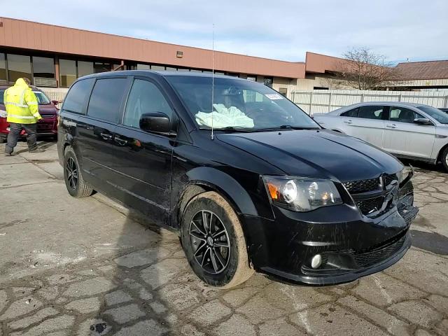 2017 Dodge Caravan - Image 11