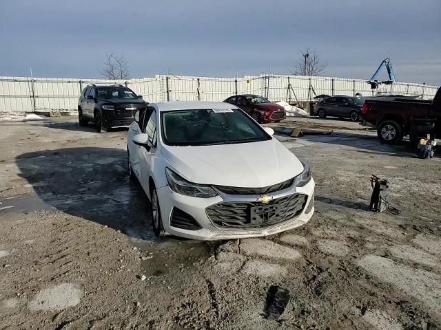 2019 Chevrolet Cruze - Image 10