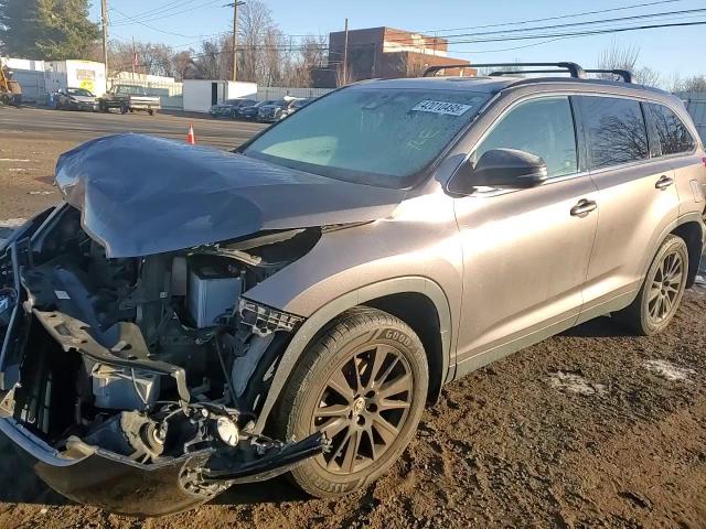 2019 Toyota Highlander - Image 10