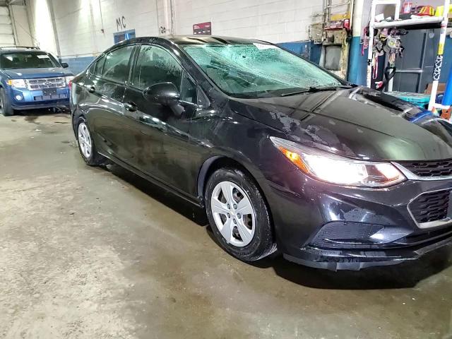 2017 Chevrolet Cruze - Image 13