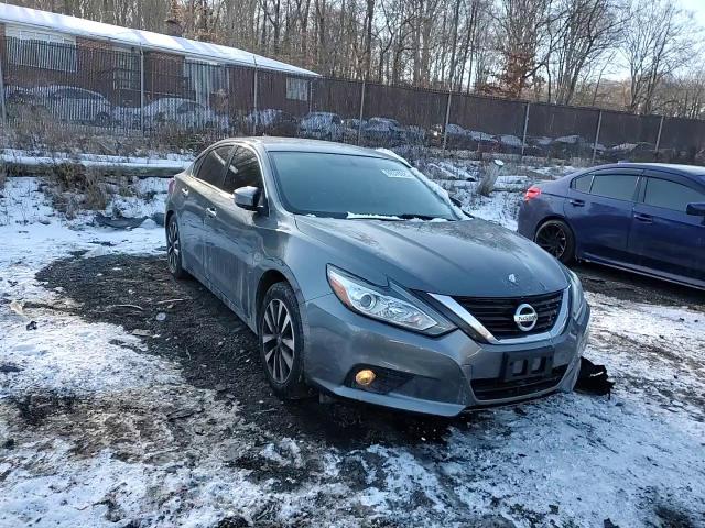 2018 Nissan Altima - Image 11