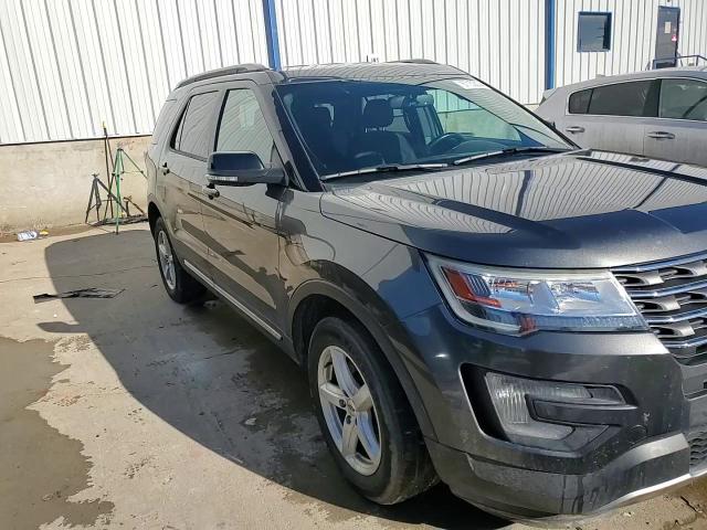 2017 Ford Explorer - Image 11