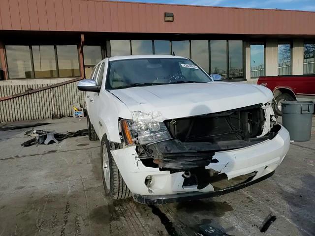 2007 Chevrolet Suburban - Image 12