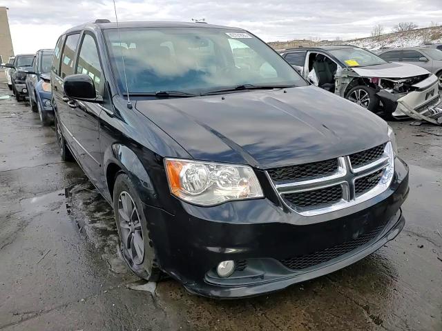 2017 Dodge Caravan - Image 14