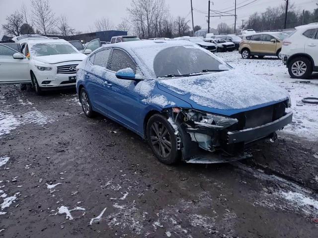 2017 Hyundai Elantra - Image 10