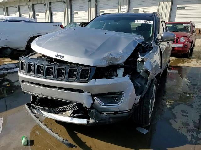 2018 Jeep Compass - Image 12