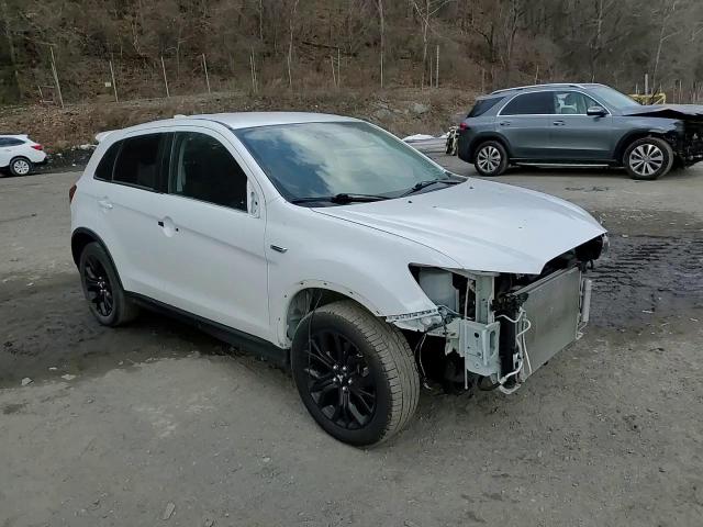 2017 Mitsubishi Outlander - Image 15