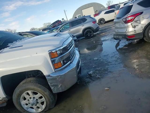 2018 Chevrolet Silverado - Image 11