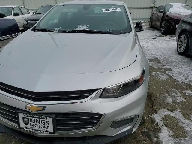 2017 Chevrolet Malibu - Image 11
