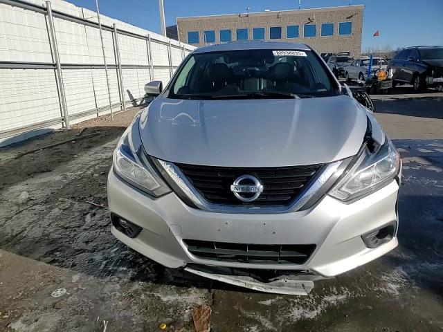 2017 Nissan Altima - Image 12