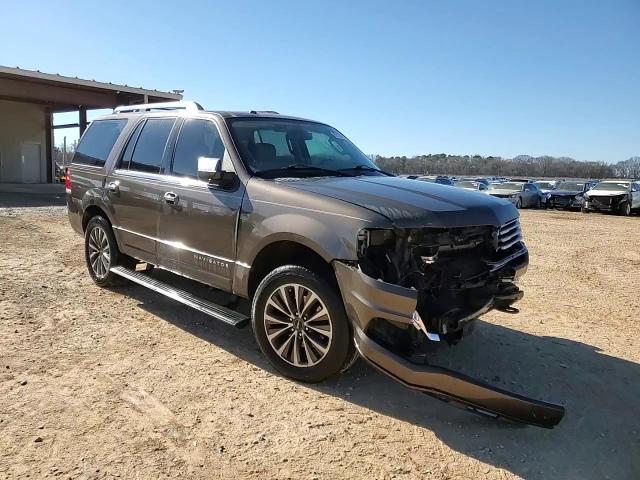 2015 Lincoln Navigator - Image 14