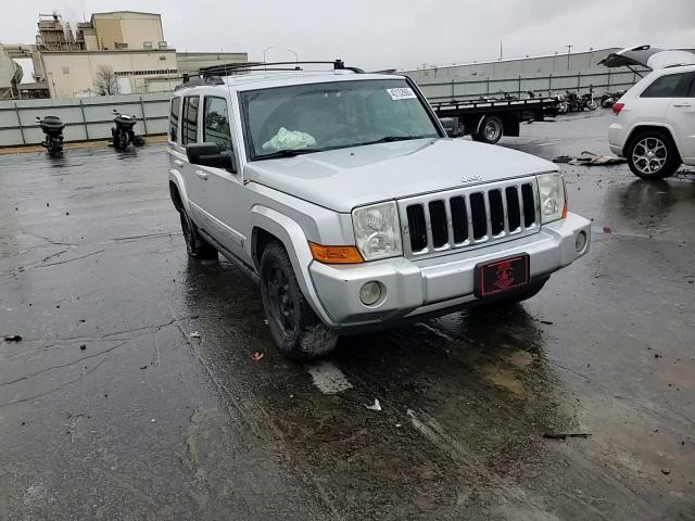 2010 Jeep Commander - Image 12