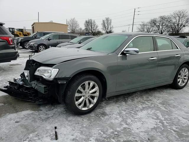 2018 Chrysler 300 Limited VIN: 2C3CCAKG0JH240946 Lot: 89614985