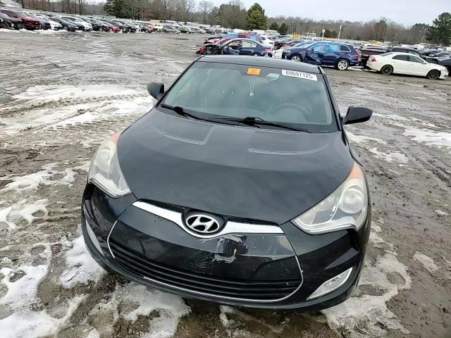 2013 Hyundai Veloster - Image 10