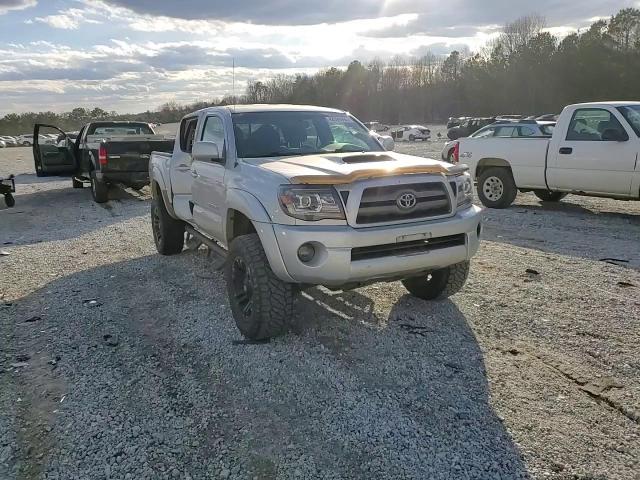 2010 Toyota Tacoma - Image 11