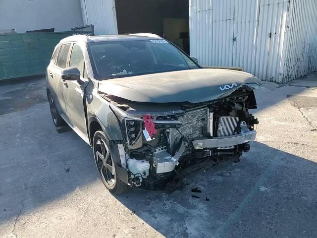 2025 Kia Sorento - Image 11