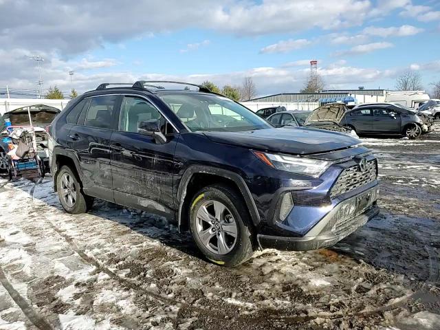 2023 Toyota RAV 4 - Image 11