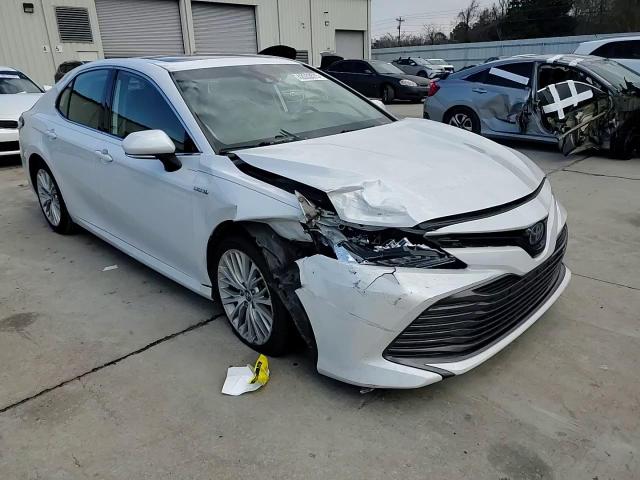 2019 Toyota Camry - Image 10