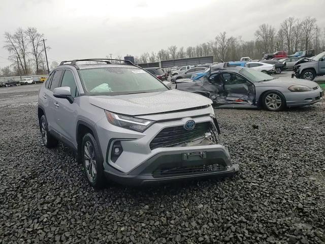 2024 Toyota RAV 4 - Image 11