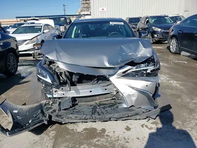 2020 Lexus ES - Image 13