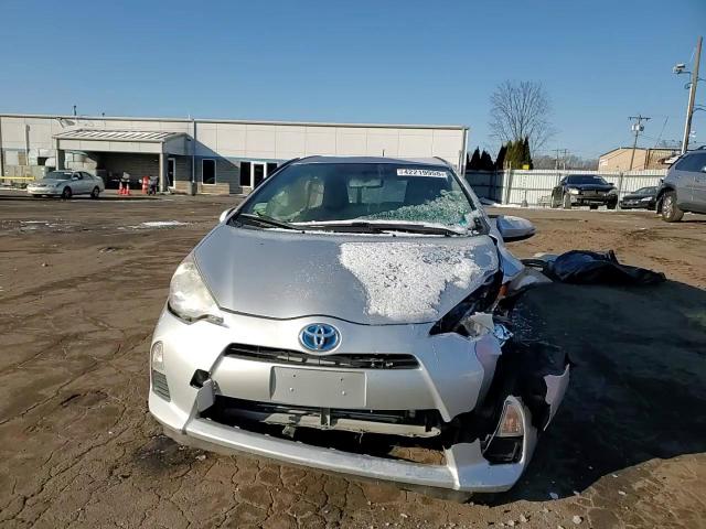 2013 Toyota Prius - Image 11