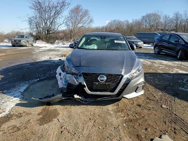 2021 Nissan Altima - Image 11
