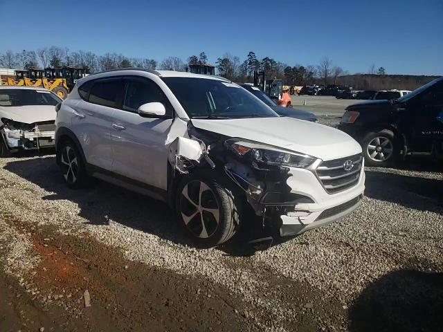 2017 Hyundai Tucson - Image 12
