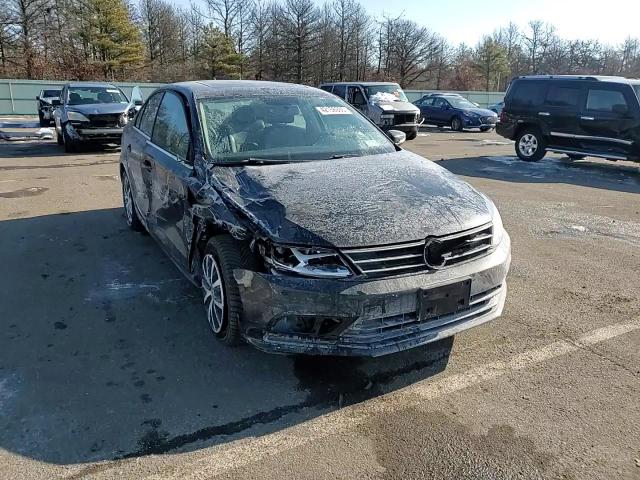 2017 Volkswagen Jetta - Image 11