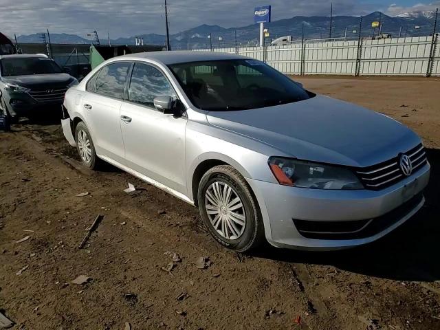 2014 Volkswagen Passat - Image 10