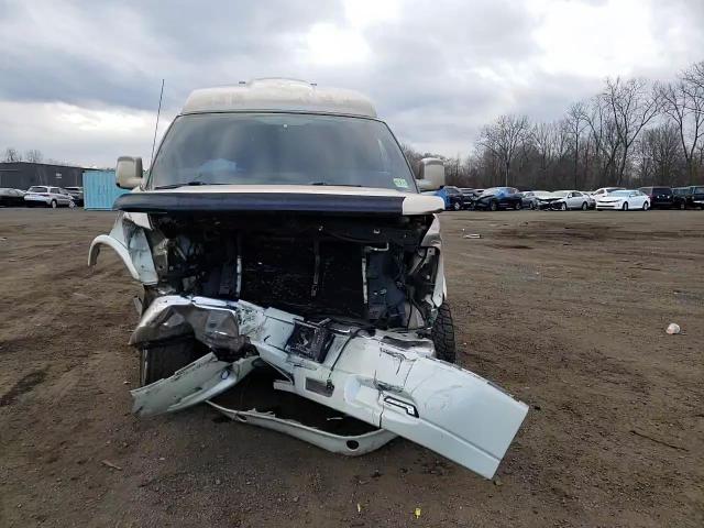 2012 Chevrolet Express - Image 11