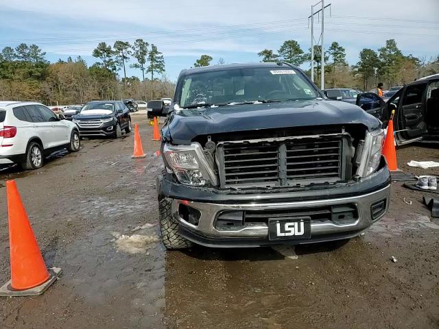 2019 Nissan Titan - Image 11