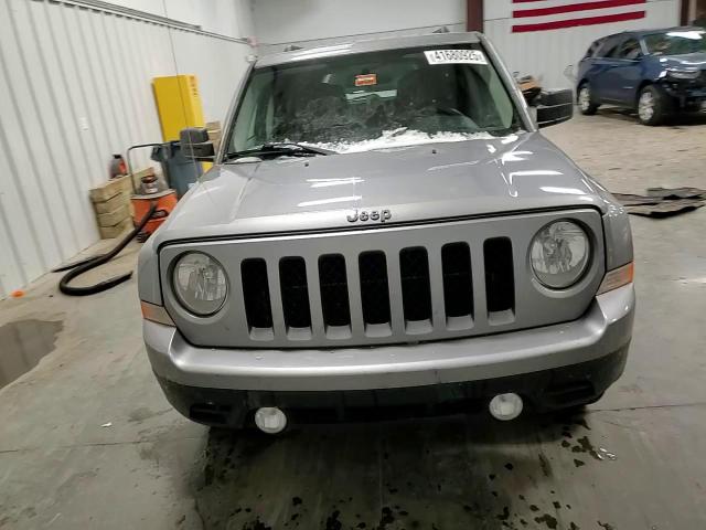 2015 Jeep Liberty (Patriot) - Image 12