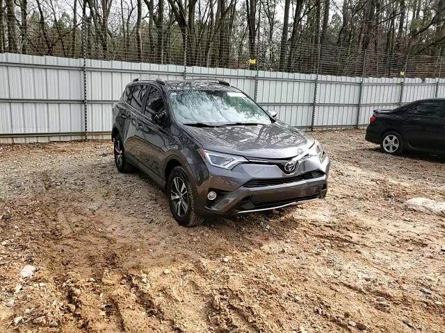2018 Toyota RAV 4 - Image 12