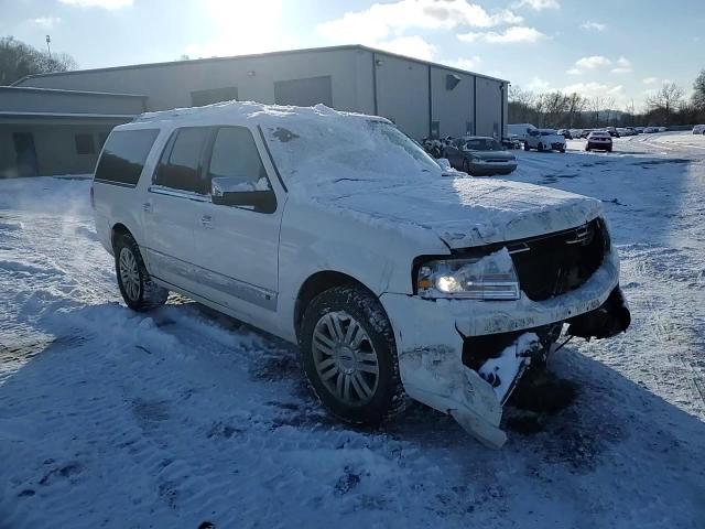 2012 Lincoln Navigator - Image 14