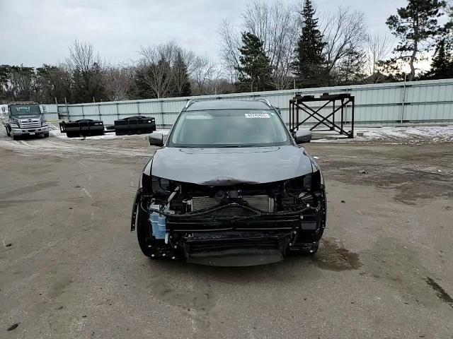 2018 Nissan Rogue - Image 12