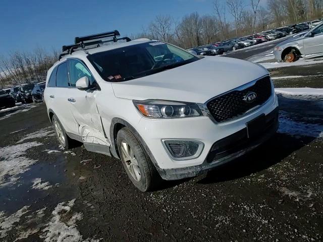 2017 Kia Sorento - Image 11