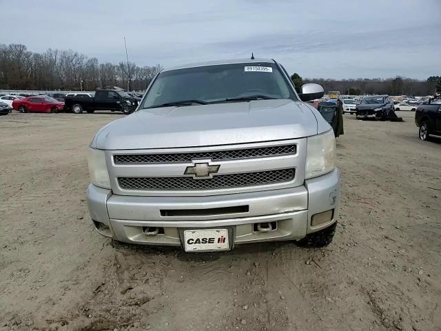 2010 Chevrolet Silverado - Image 11