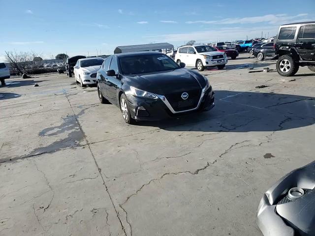 2019 Nissan Altima - Image 14