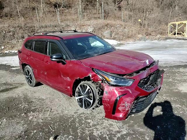 2021 Toyota Highlander - Image 12
