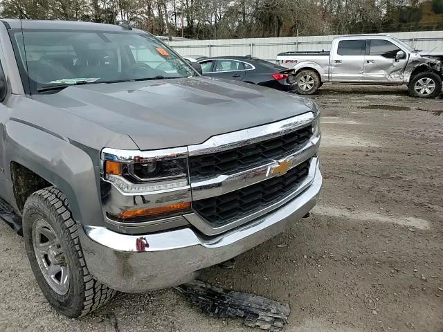 2017 Chevrolet Silverado - Image 10